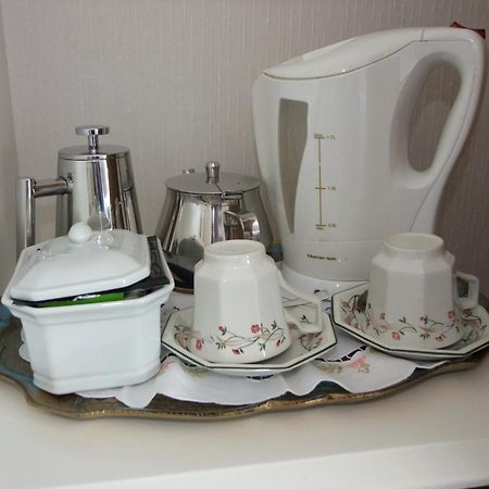 Erw-Lon Farm Bed & Breakfast Pontfaen Стая снимка