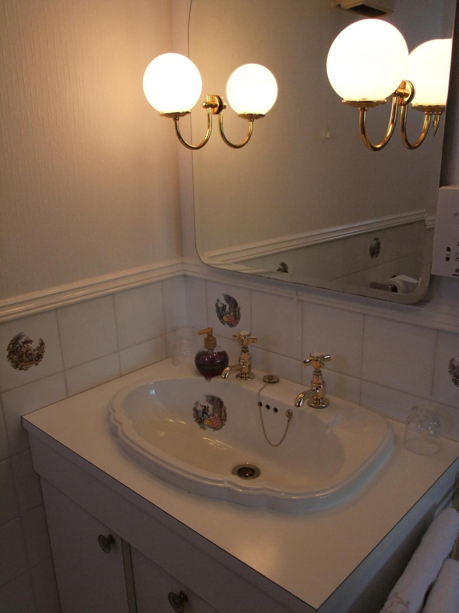 Erw-Lon Farm Bed & Breakfast Pontfaen Стая снимка