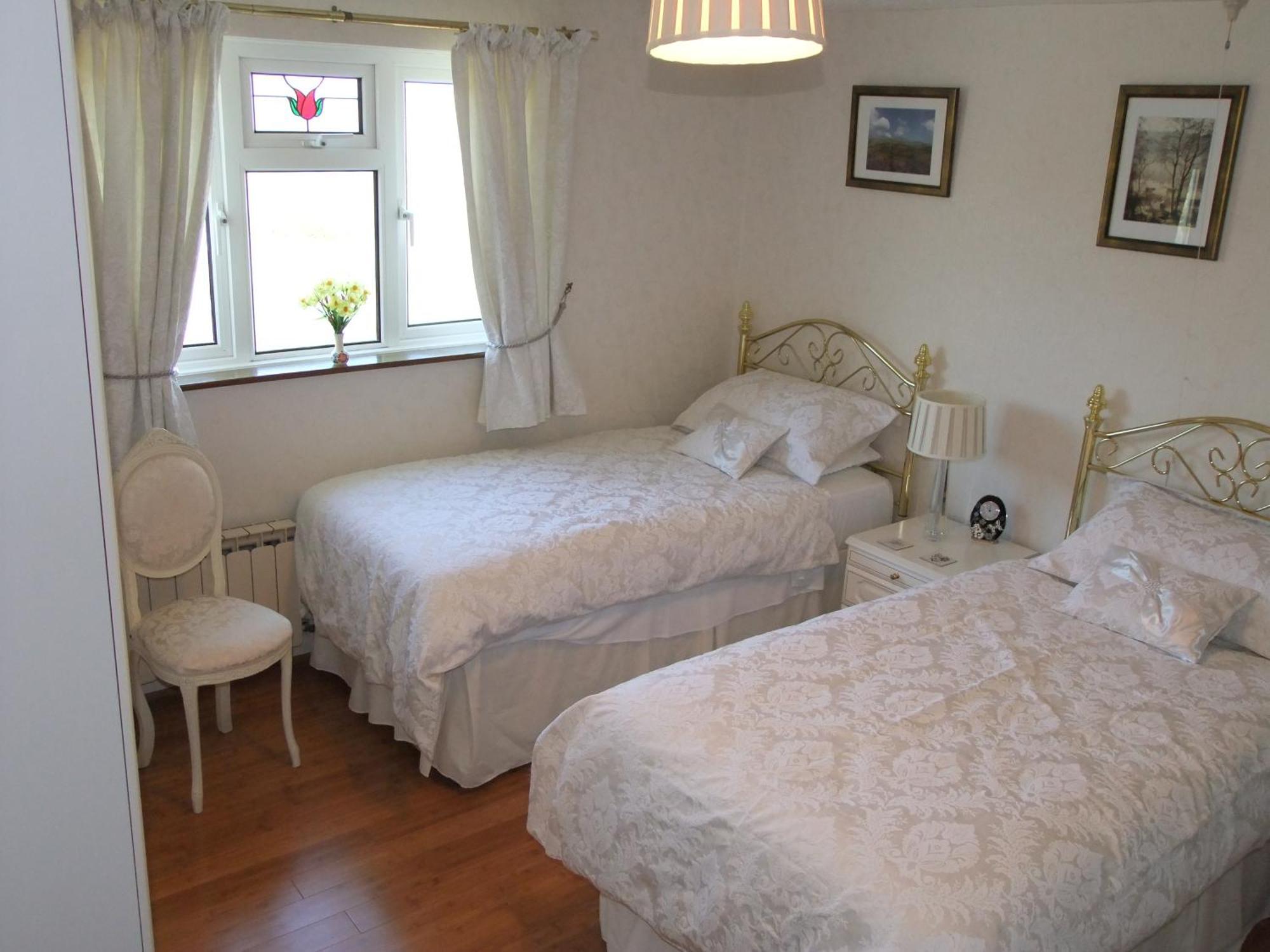 Erw-Lon Farm Bed & Breakfast Pontfaen Стая снимка